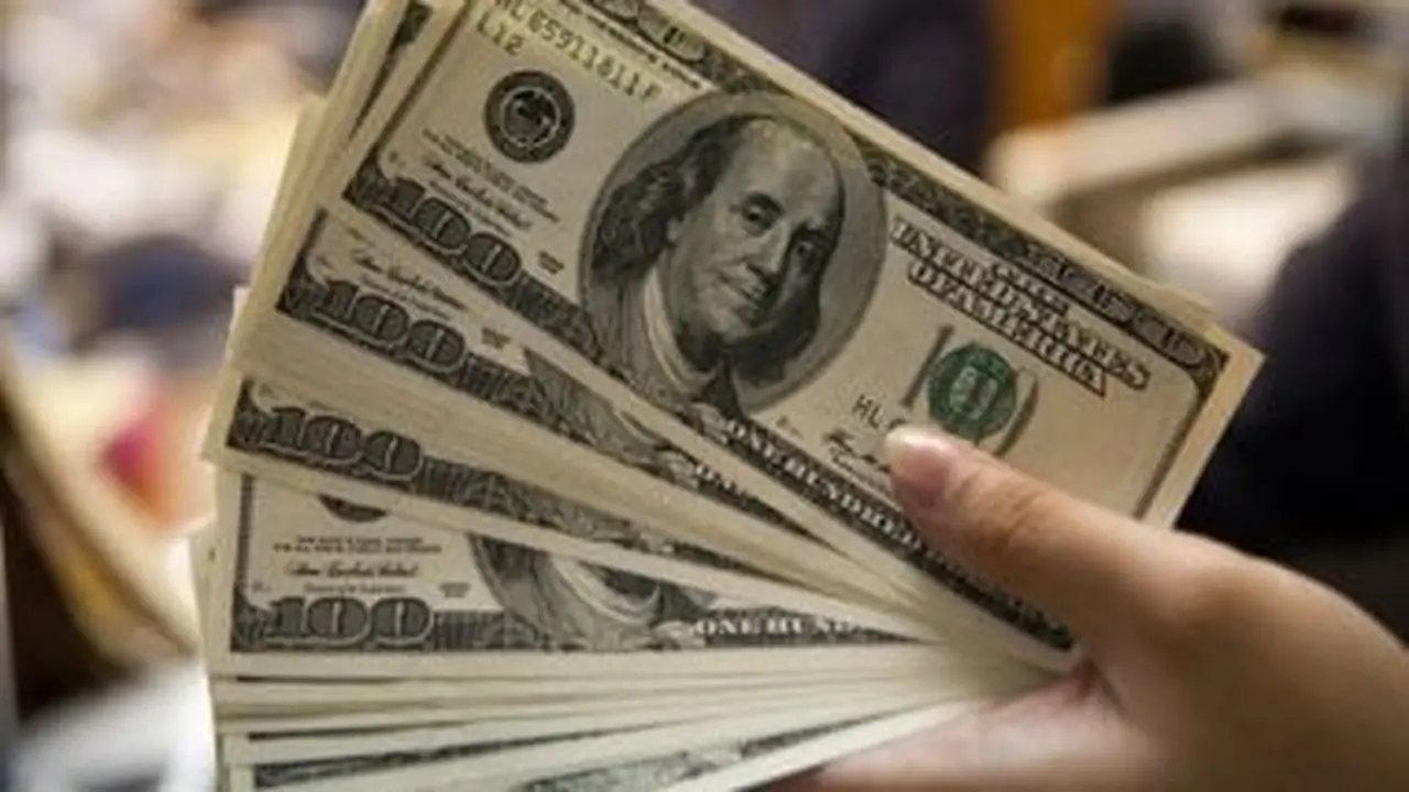 تحرك جديد في سعر شراء الدولار مقابل الجنيه داخل البنك الأهلي المصري